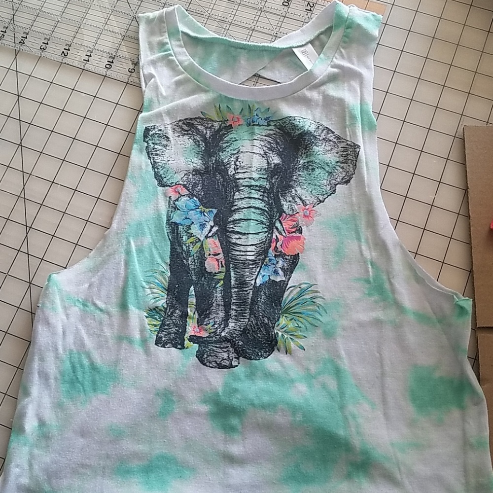 Tank top, very cute!